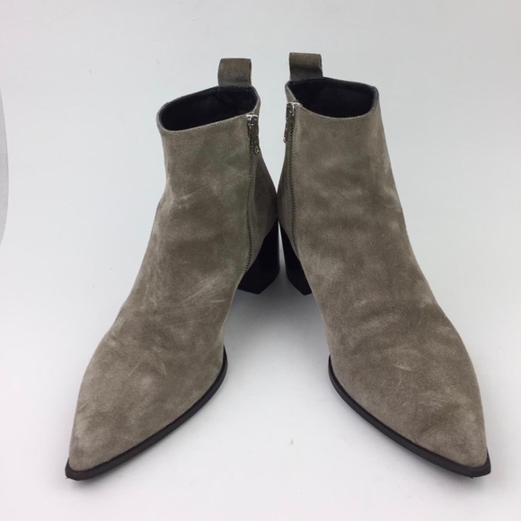 Everlane Shoes - EVERLANE The Boss Bootie sz 8